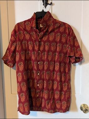 Taylor Stitch Red Short-Sleeve Button-Up with Gold Floral Motif